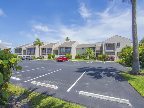 3206 S Lakeview Circle Hutchinson Island FL 34949