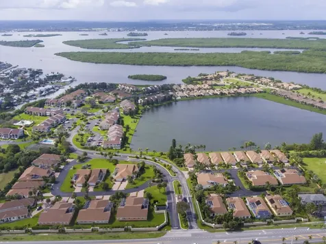 3206 S Lakeview Circle Hutchinson Island FL 34949