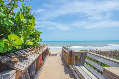1175 Winding Oaks Circle E Vero Beach FL 32963