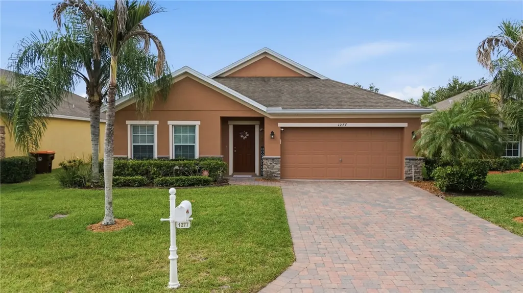 1277 Lexington Manor SW Vero Beach FL 32962