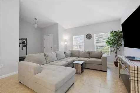 1277 Lexington Manor SW Vero Beach FL 32962