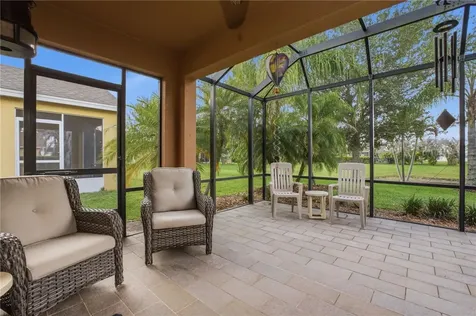 1277 Lexington Manor SW Vero Beach FL 32962