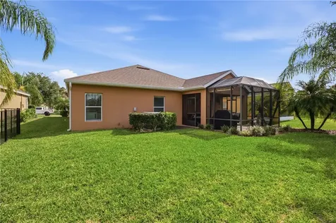1277 Lexington Manor SW Vero Beach FL 32962