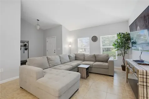 1277 Lexington Manor SW Vero Beach FL 32962