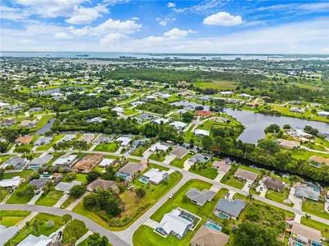 858 George Street Sebastian FL 32958