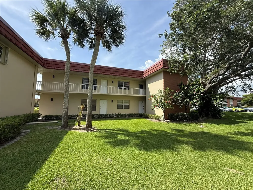 99 Spring Lake Drive Vero Beach FL 32962