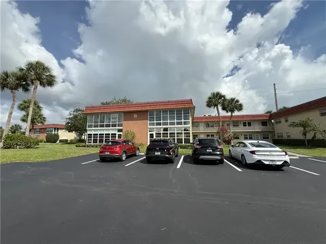 99 Spring Lake Drive Vero Beach FL 32962