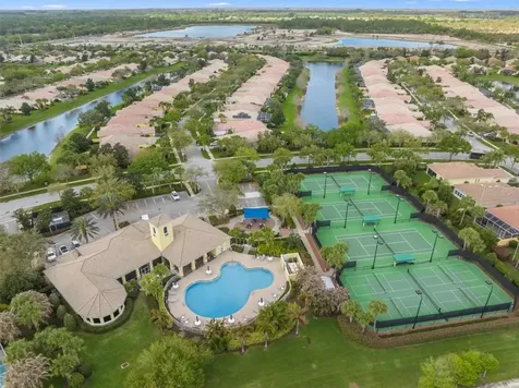 4944 Corsica Square Vero Beach FL 32967