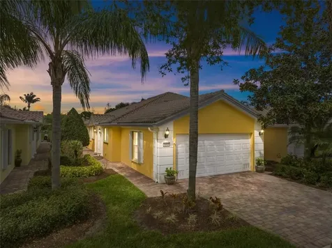 4944 Corsica Square Vero Beach FL 32967