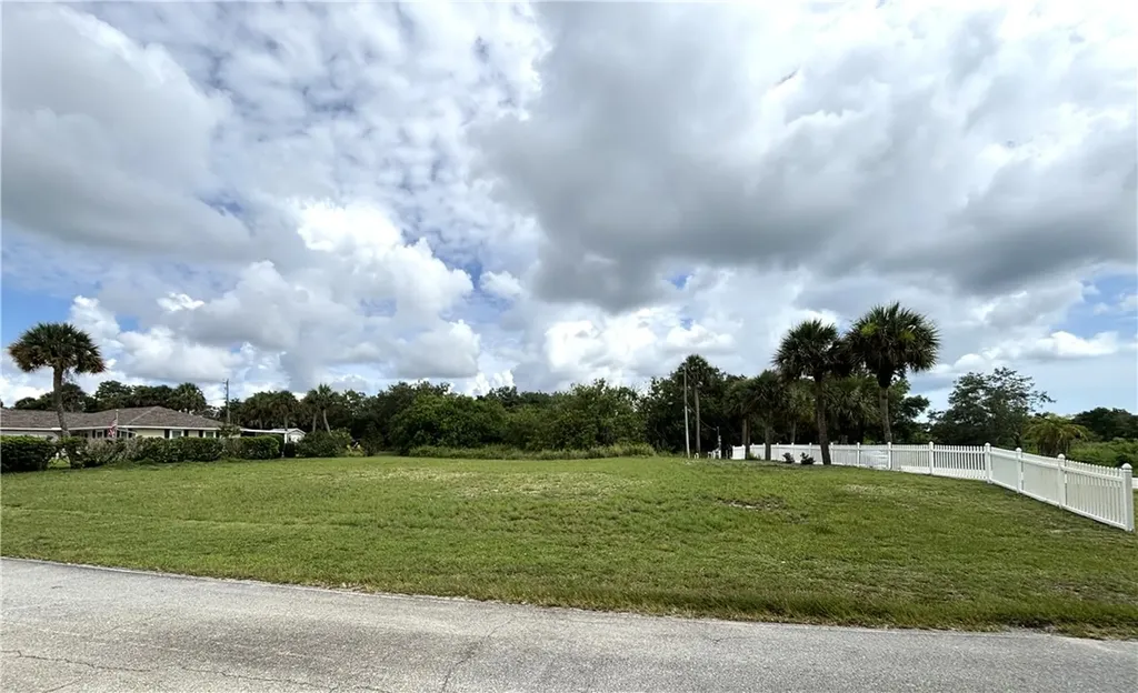 101 N 19th Circle SW Vero Beach FL 32962