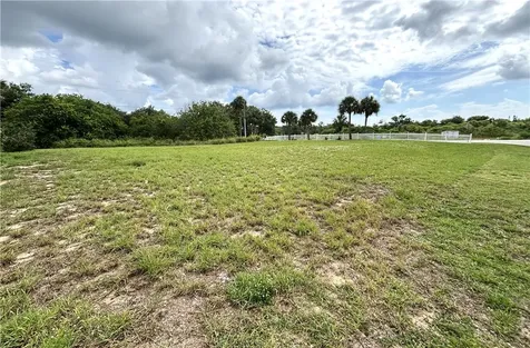 101 N 19th Circle SW Vero Beach FL 32962