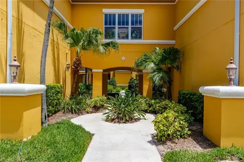 5045 Fairways Circle Vero Beach FL 32967