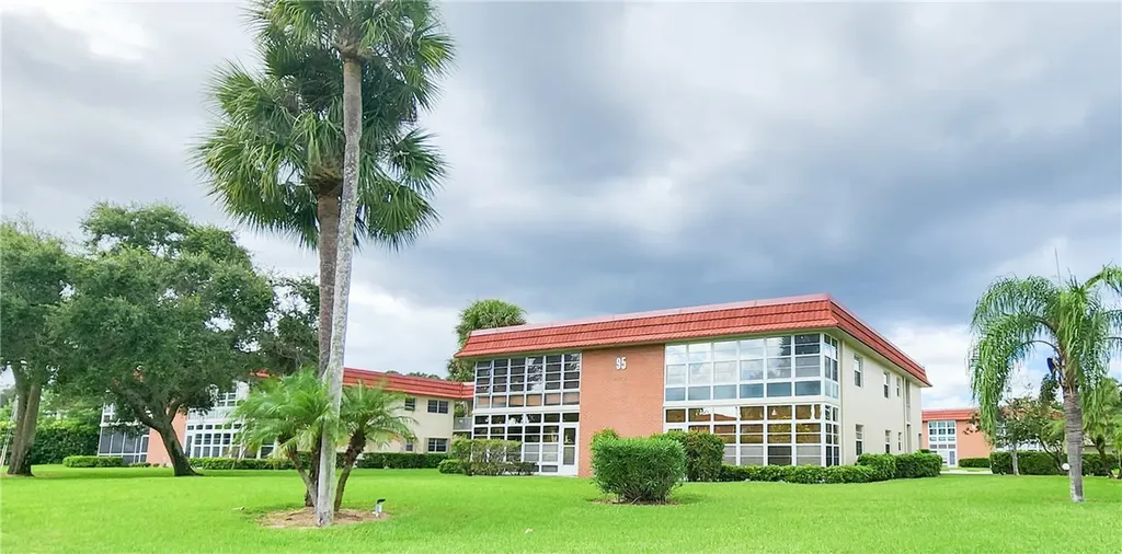95 Spring Lake Drive Vero Beach FL 32962