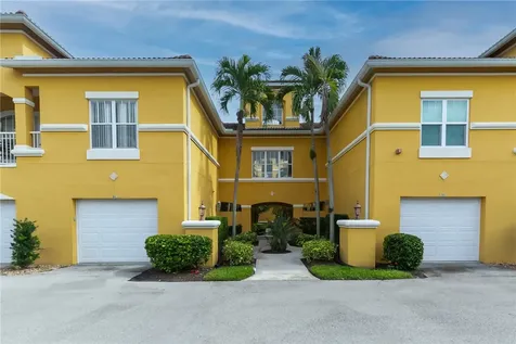 5015 Fairways Circle Vero Beach FL 32967