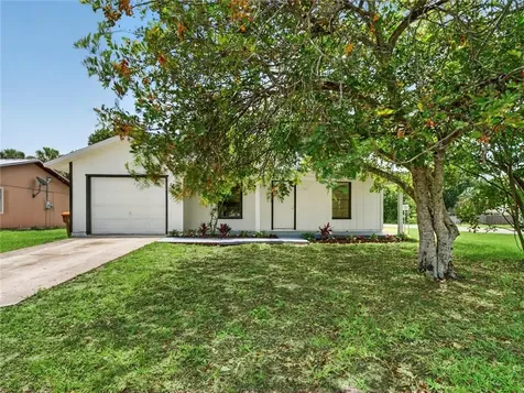 2575 1st Place Vero Beach FL 32962