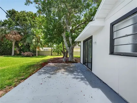 2575 1st Place Vero Beach FL 32962