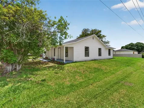 2575 1st Place Vero Beach FL 32962