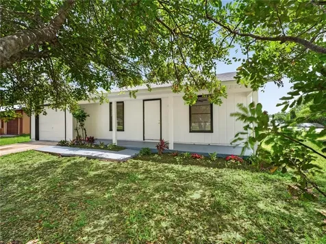 2575 1st Place Vero Beach FL 32962