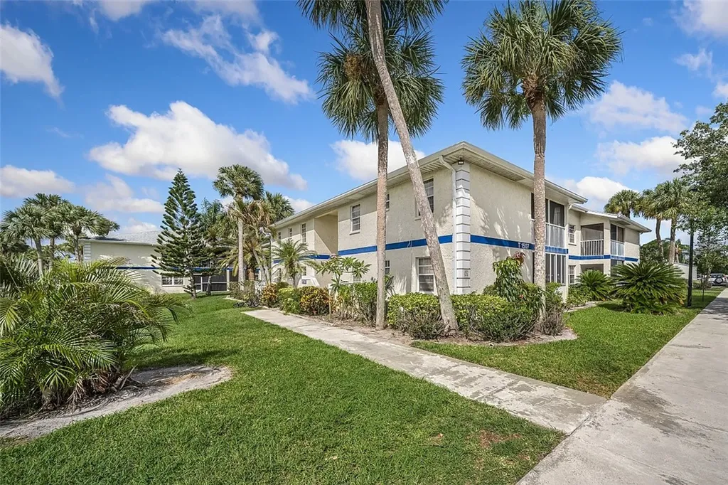 1507 SE Royal Green Circle Port St Lucie FL 34952