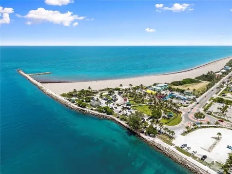34 Harbour Isle Drive W Fort Pierce FL 34949