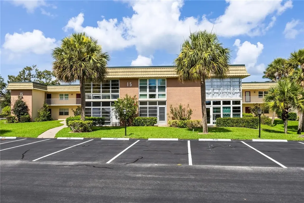 15 Vista Gardens Trail Vero Beach FL 32962