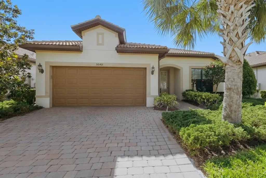 5040 Pendelton Square Vero Beach FL 32967