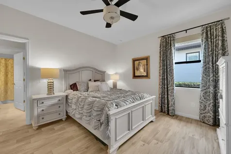 5040 Pendelton Square Vero Beach FL 32967
