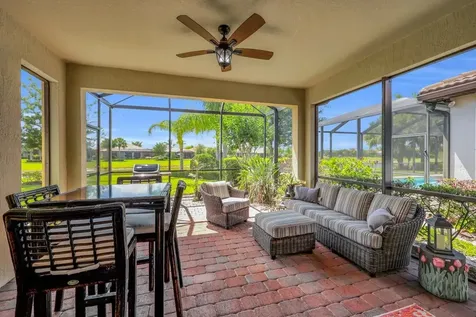 5040 Pendelton Square Vero Beach FL 32967