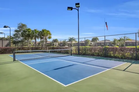 5040 Pendelton Square Vero Beach FL 32967