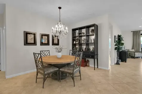 5040 Pendelton Square Vero Beach FL 32967