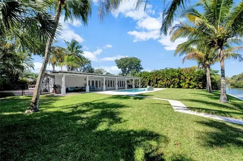 537 E Causeway Boulevard Vero Beach FL 32963