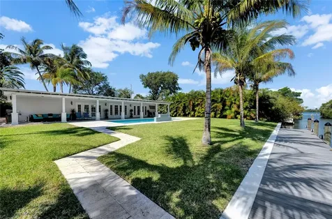 537 E Causeway Boulevard Vero Beach FL 32963