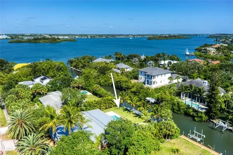 537 E Causeway Boulevard Vero Beach FL 32963