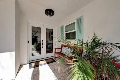 537 E Causeway Boulevard Vero Beach FL 32963