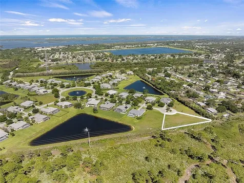 110 King Fisher Way Sebastian FL 32958