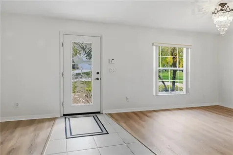 4927 5th Manor Vero Beach FL 32968