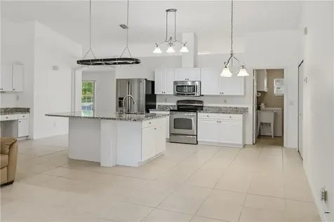 4927 5th Manor Vero Beach FL 32968
