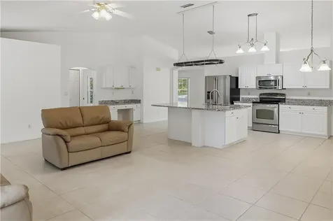 4927 5th Manor Vero Beach FL 32968