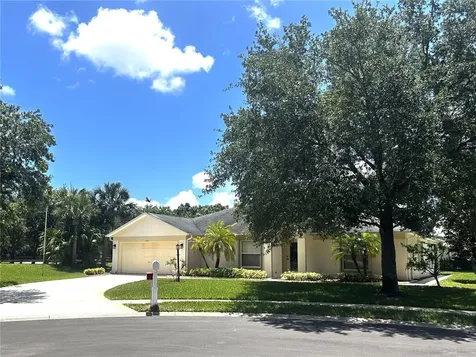 4927 5th Manor Vero Beach FL 32968