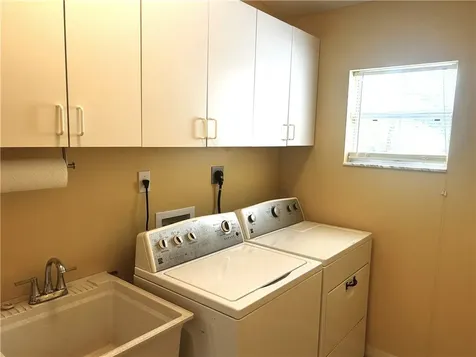 4927 5th Manor Vero Beach FL 32968
