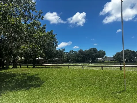 4927 5th Manor Vero Beach FL 32968