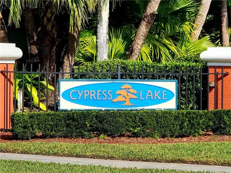 4927 5th Manor Vero Beach FL 32968