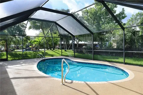 4927 5th Manor Vero Beach FL 32968