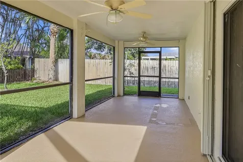 4927 5th Manor Vero Beach FL 32968