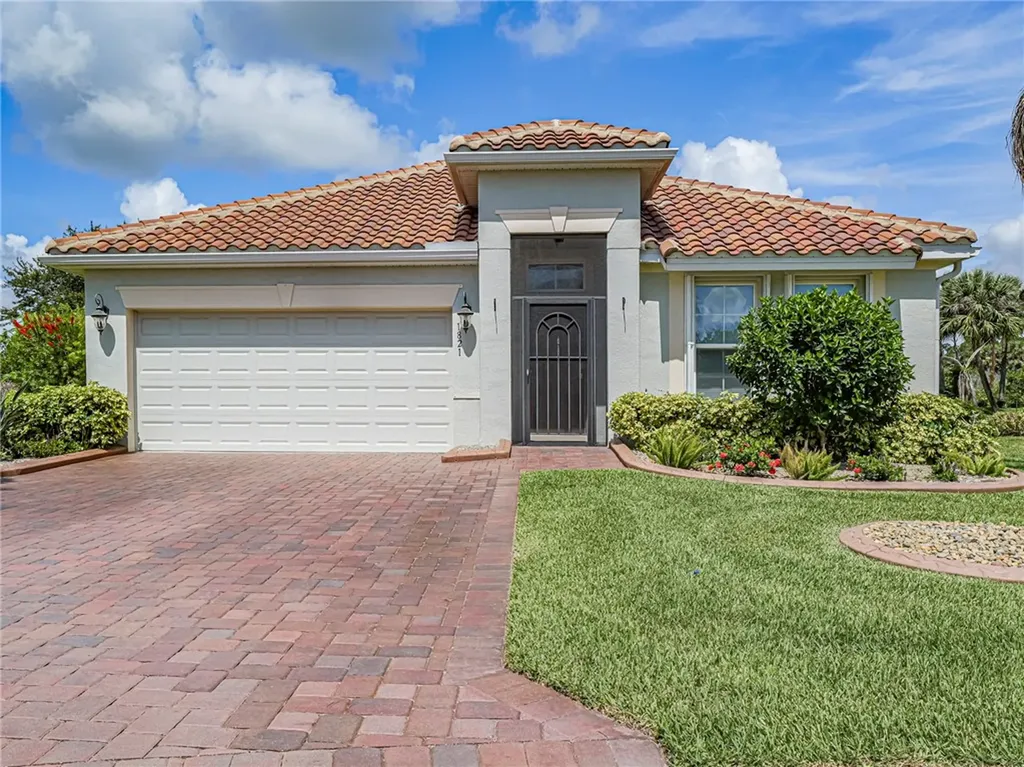 1821 Berkshire Circle SW Vero Beach FL 32968