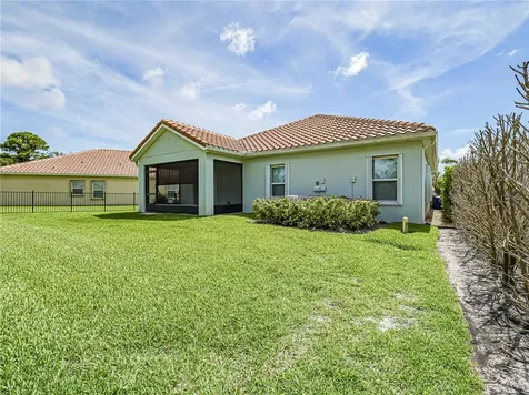 1821 Berkshire Circle SW Vero Beach FL 32968