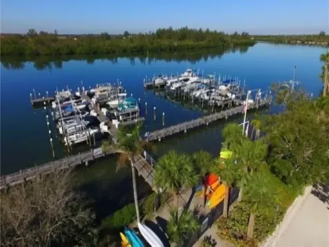 8859 Lakeside Circle Vero Beach FL 32963