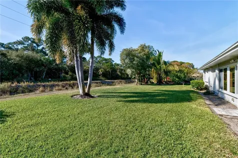 635 Fox Run SW Vero Beach FL 32962