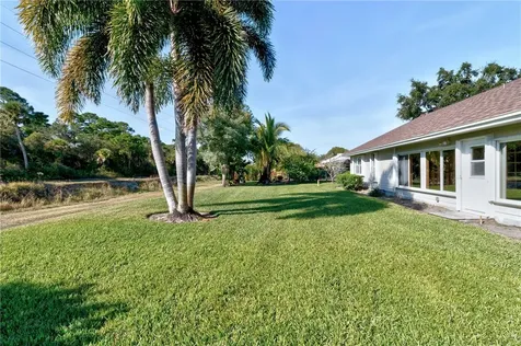 635 Fox Run SW Vero Beach FL 32962