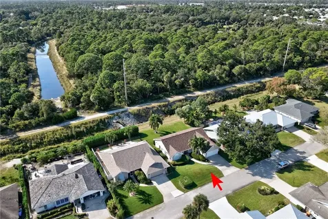 635 Fox Run SW Vero Beach FL 32962